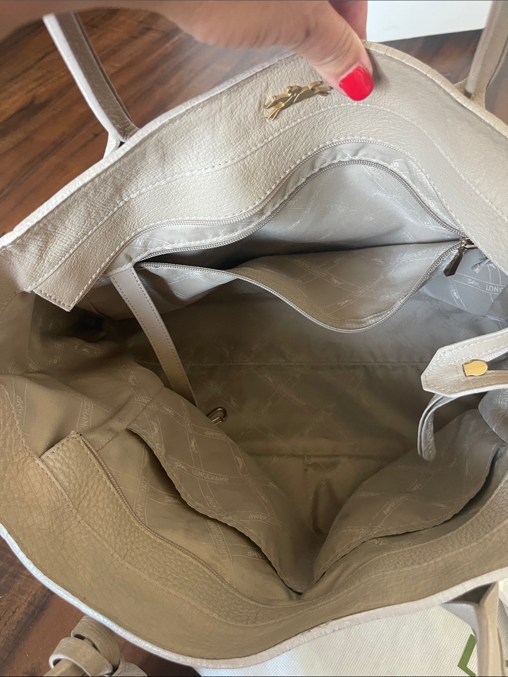 Longchamp Penelope Leather Tote with Tassel Charm Large size - Picture 13 of 17